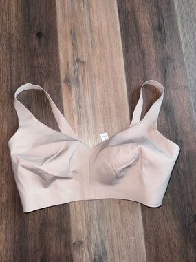 lululemon athletica Seamless Nude Beige Wireless Bra